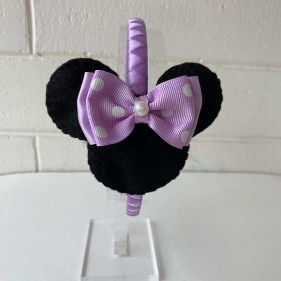 Other - HAND MADE
Minnie Mouse Headband
Color = Pink & Bla